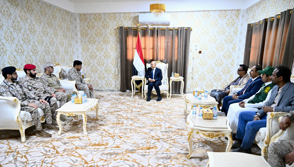 الرئيس العليمي يلتقي قيادة قوة الواجب السعودية وممثلين عن مركز ا