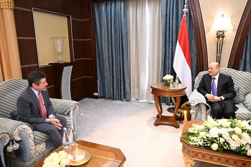 هذا ما قاله الرئيس العليمي للسفير الأمريكي
