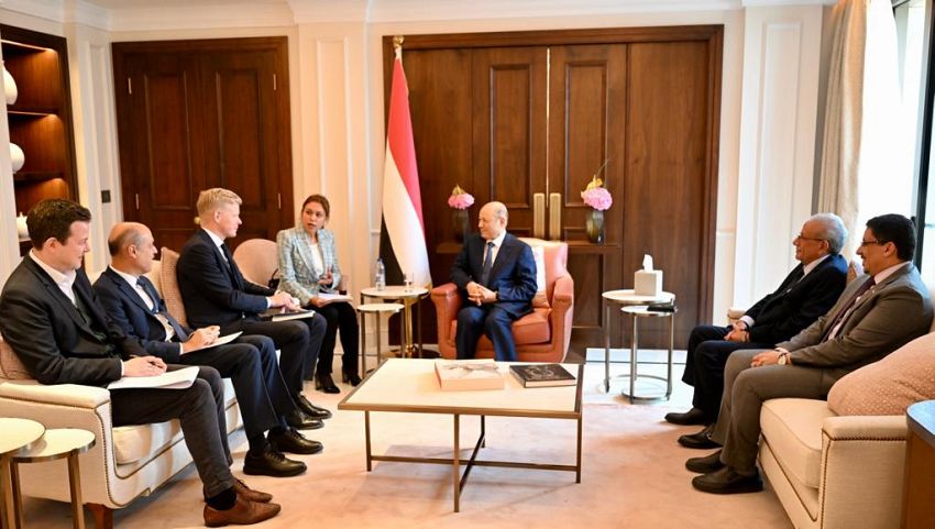 الرئيس العليمي يناقش مع المبعوث الأممي مستجدات الوضع في اليمن