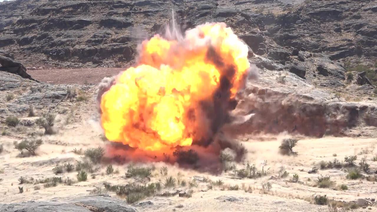 أتلف الجيش الوطني، اليوم، كمية من الالغام والعبوات الناسفة زرعته